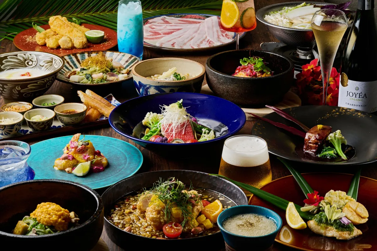 沖縄食材を活かした彩り豊かな料理の数々